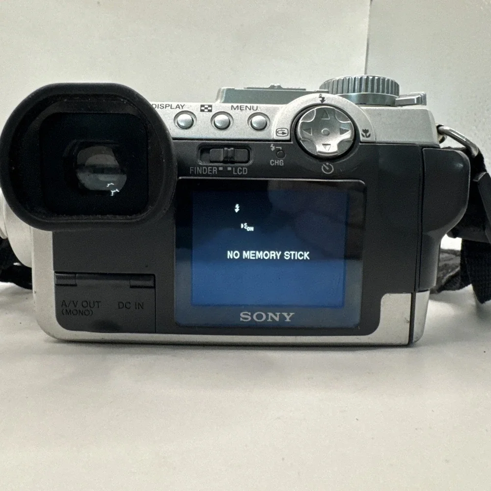 Sony Cyber-Shot DSC-F717 Compact Digital Still Camera